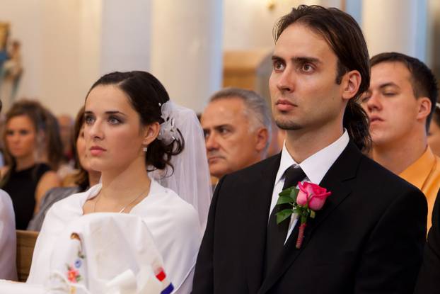 ARHIVA - 2010. Plo?e: Vjen?anje Rafaela Dropuli?a i Marine Suše
