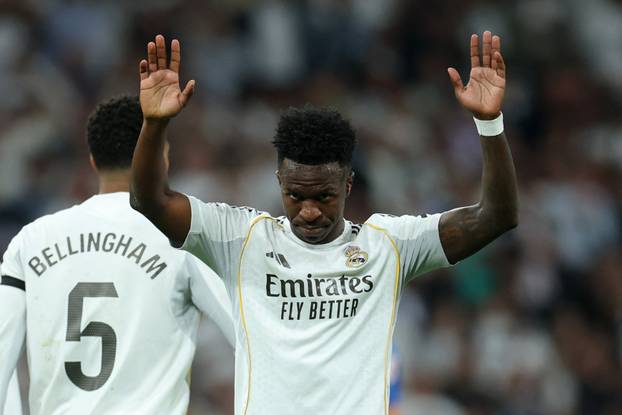LaLiga - Real Madrid v Deportivo Alaves