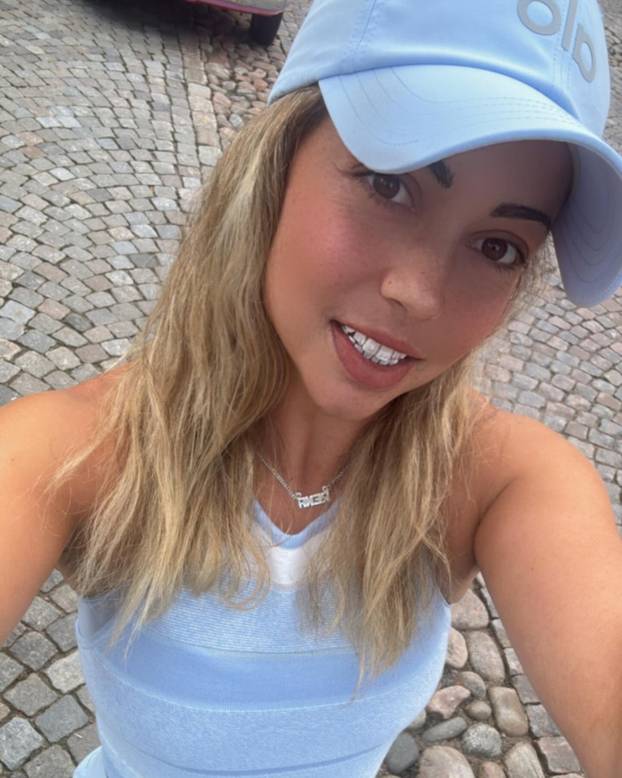 FOTO Tko je tenisačica čija je fotka u toplesu šokirala svijet?