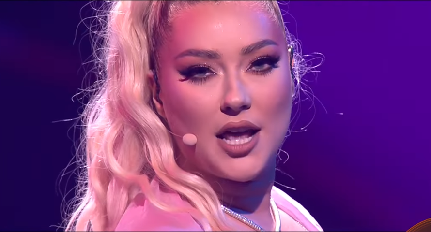 Albanka pokazala dvoglavog orla rukama tijekom nastupa na Eurosongu pa naljutila Srbe