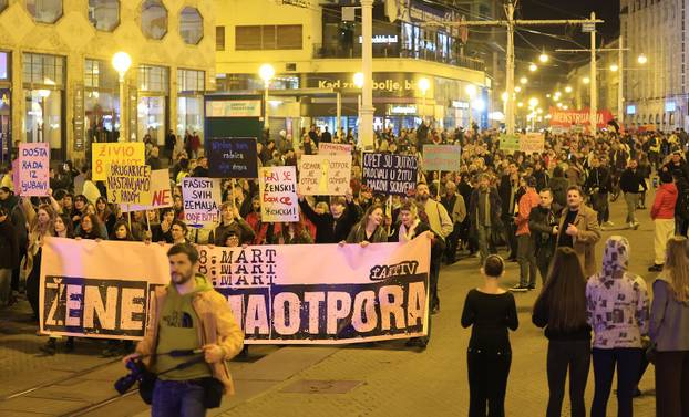 Zagreb: Održan jubilarni 10. Noćni marš za prava žena "Žene – kičma otpora"