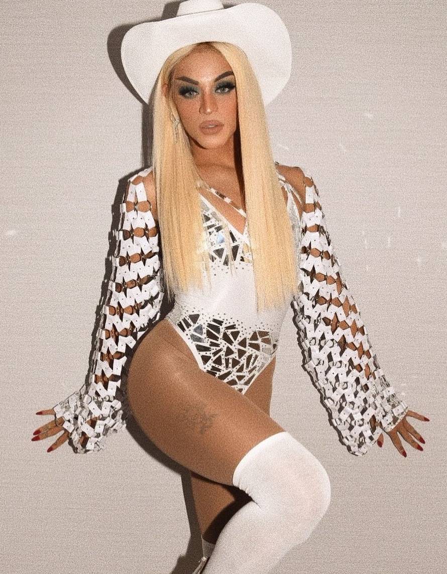 'Pljunuti Jelena': Transvestit Pablo kopira Jelenu Karleušu...