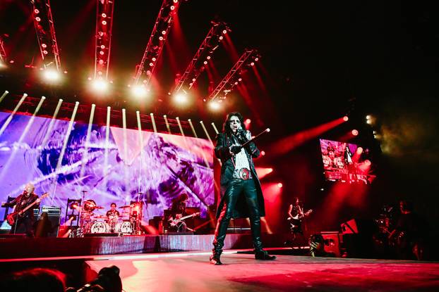 Zagreb: Koncert benda Hollywood Vampires u Areni