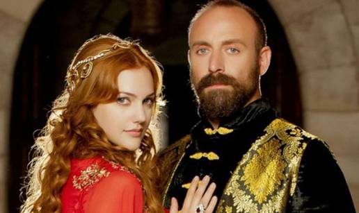 FOTO  Meryem Uzerli vra&cacute;a se glumi! Evo kako slavna Hurem danas izgleda, i&scaron;la je 'pod no&zcaron;'