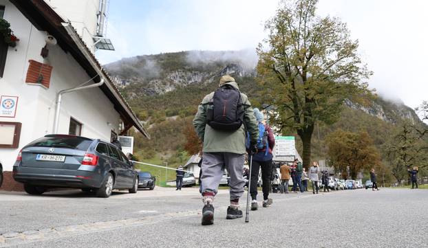 Traje potraga za hrvatskim planinarima u Sloveniji 