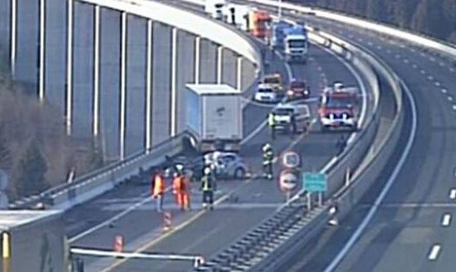 Strava na autocesti A6: Dvoje mrtvih u sudaru na vijaduktu