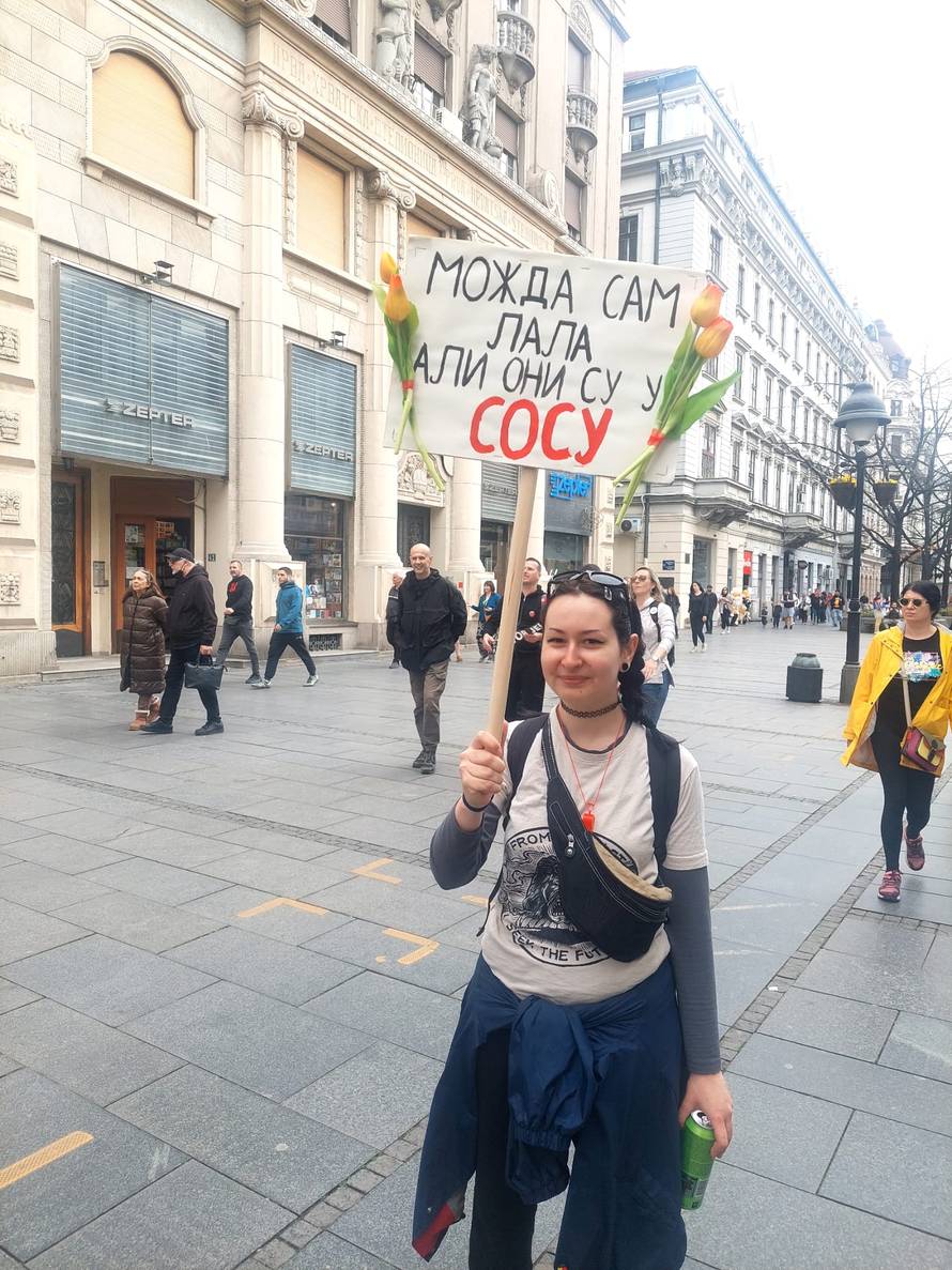 Prosvjed završio izgredima. Oglasio se Vučić: Bilo je 107.000 ljudi i nije korišten zvučni top!