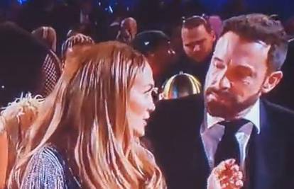 Djevojka koja je sjedila pored Afflecka na Grammyjima otkrila što mu je Jennifer Lopez rekla