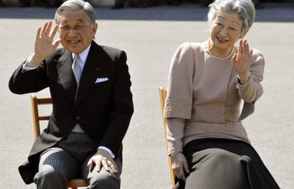 Japan: Car Akihito slavio 50 godina braka s Michiko