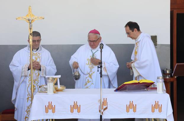 Šibenik: Na blagdan Svih svetih misno slavlje predvodio je mons. Tomislav Rogi?