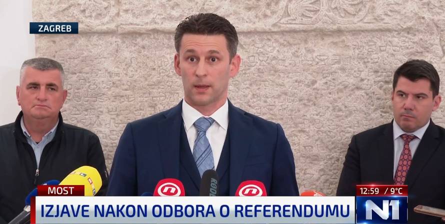 Iz HDZ-a objavili fotomontažu Milanovića s Grmojom i Buljom: 'Uvijek sa svojim mališanima'