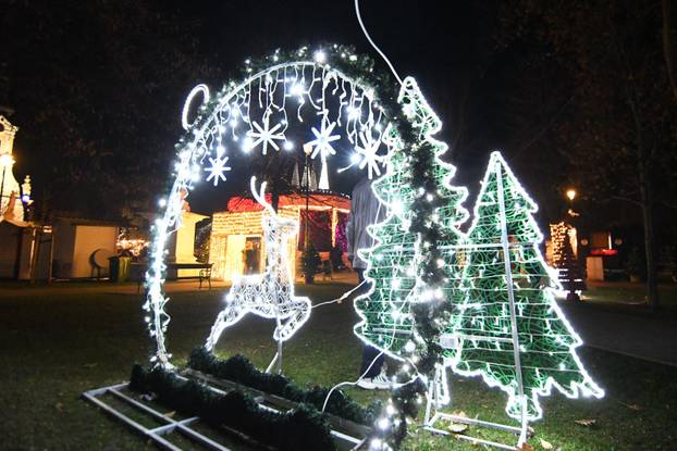 Bjelovar: Grad nikad ljepši u blagdanskom ruhu, a i advent je naraskošniji ikad