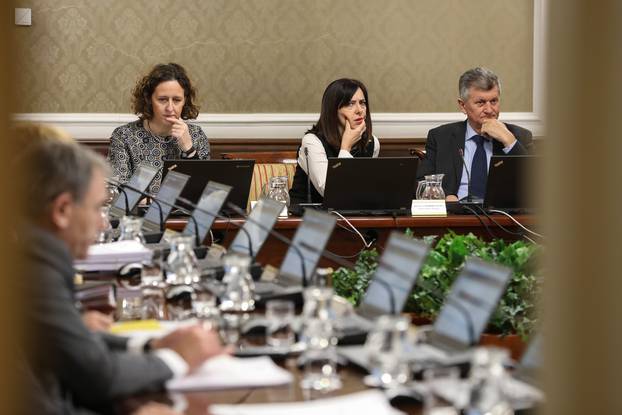 Zagreb: Redovna sjednica Vlade RH odrÅ¾ana je u Banskim dvorima