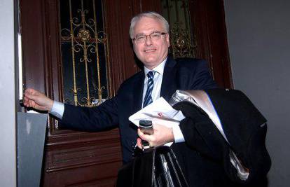 Josipović na sudu svjedok u aferi Posmrtna pripomoć