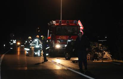 Iz kanala u Popovači izvukli su auto: Poginuo je vozač (53)