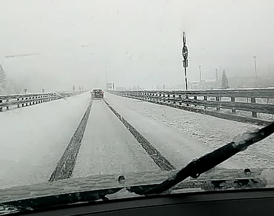 'Kod Bosiljeva je prava mećava, snijeg se prima za autocestu!'