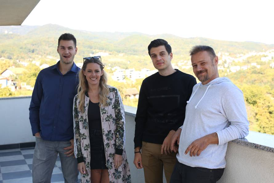 'Cure me se boje': Nikola jelom zavodi, ima recept za prvi spoj