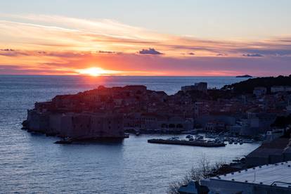 Zalasci sunca u Dubrovniku su apsolutna čarolija boja i prirode