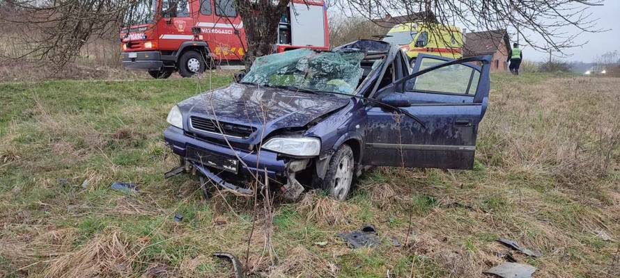 Još jedna nesreća kod Novske: Vozačica se zabila autom u drvo