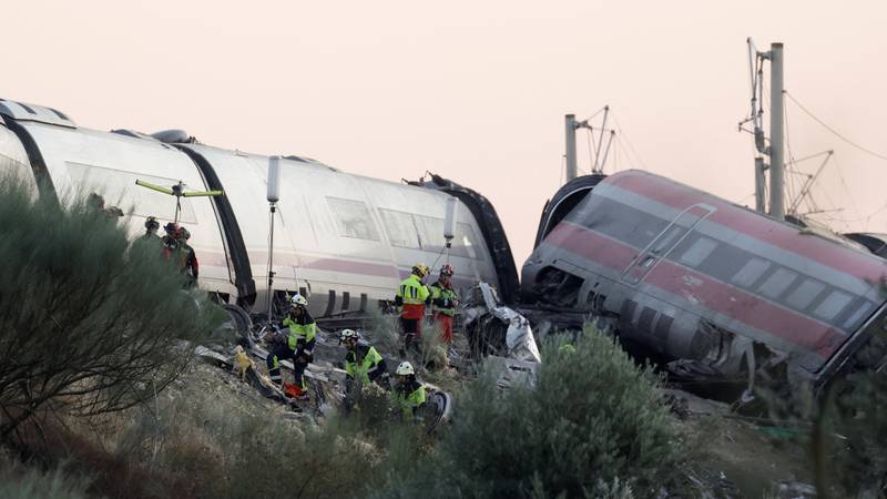 DA NORMALNO NASTAVIM? Ovo je razgovor centra i strojovođe uoči tragedije. Španjolci bijesni