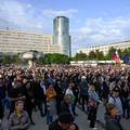 Slovački premijer Robert Fico želi ugasiti javnu televiziju, tisuće Slovaka izašlo je na ulice