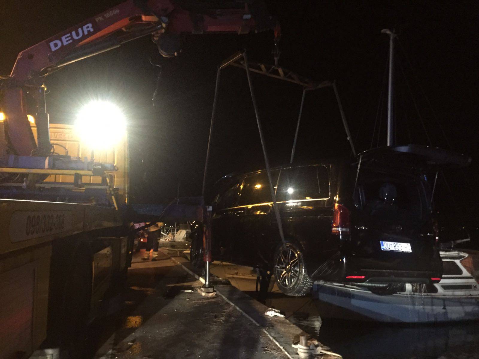 Autom sletio u more u Zadru: Vozač je sam doplivao do obale