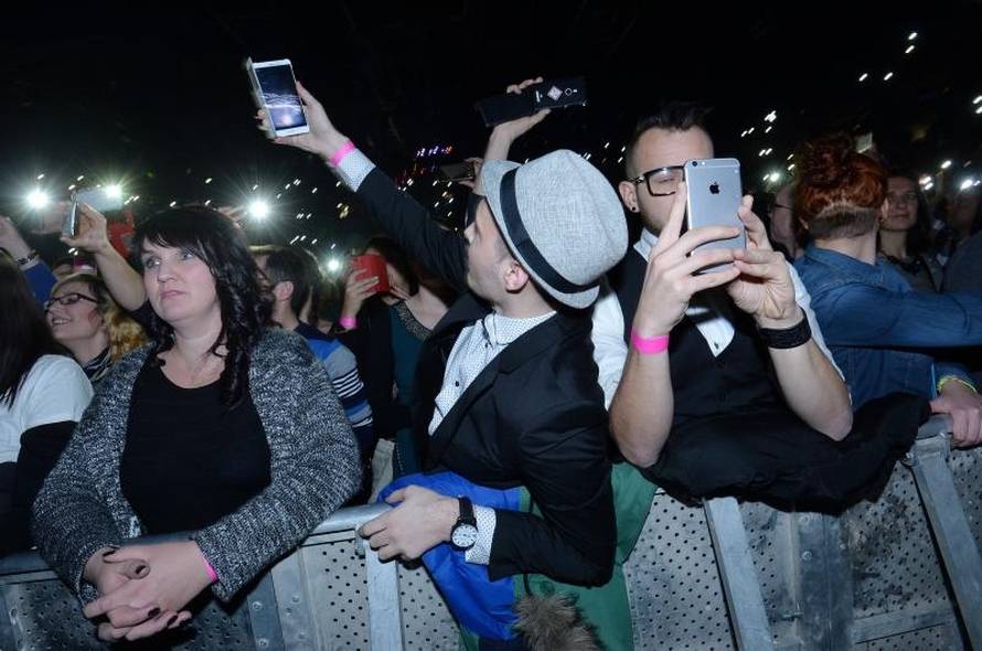 Dino Merlin je pjevao, a on je na koncertu uspio 'ubiti oko'