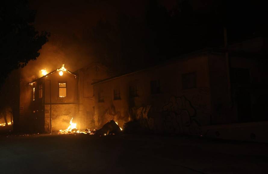 Omiš: Katastrofalna noć na požarištu kod Omiša.