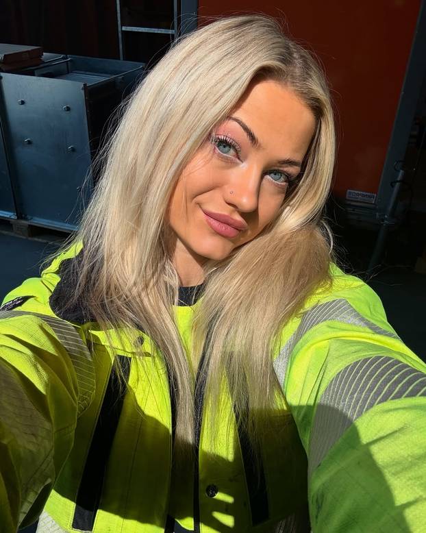 FOTO Plavokosa ljepotica radi na naftnoj platformi: Ljude to šokira! Dižem se u četiri ujutro