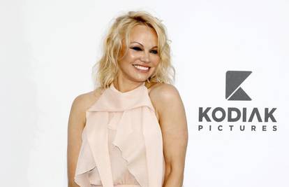 Pamela Anderson se udala po šesti put: Zavela tjelohranitelja