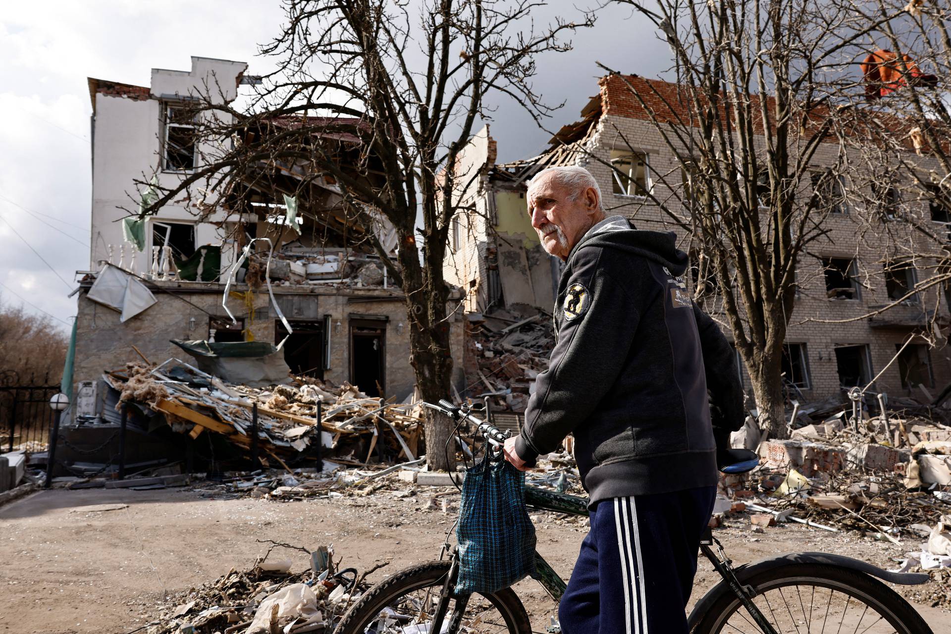 Aftermath of deadly shelling in Sloviansk