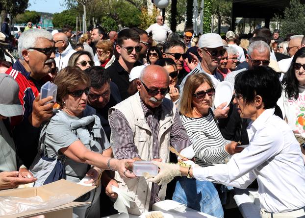 Šibenik: Podjela hrane na uskršnji ponedjeljak
