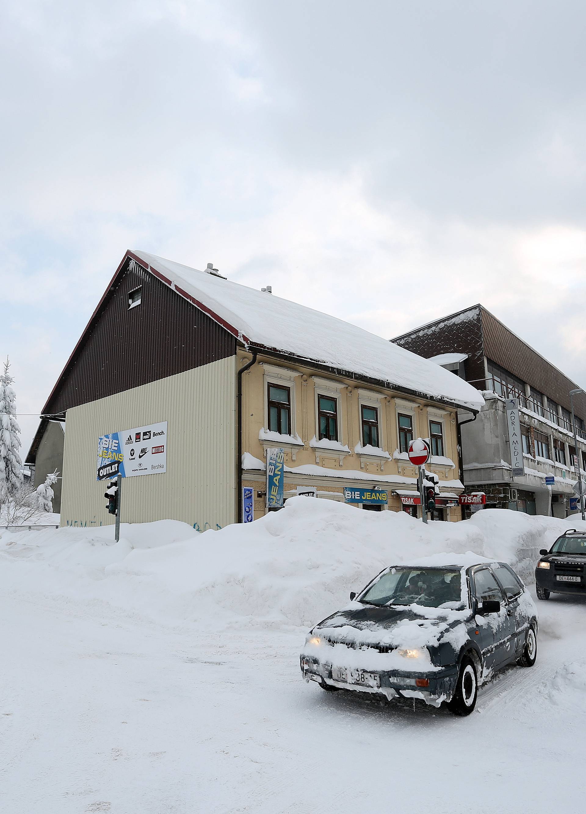 Nakon rekordnih visina snijega, u Delnicama je sada sve 'crno'