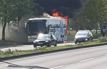 Buktinja na Slavonskoj Aveniji: Zapalio se autobus NK Osijek