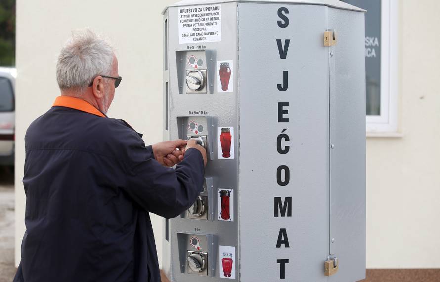 Å ibenik: Na gradskom groblju Kvanj postavljen prvi svjeÄomat