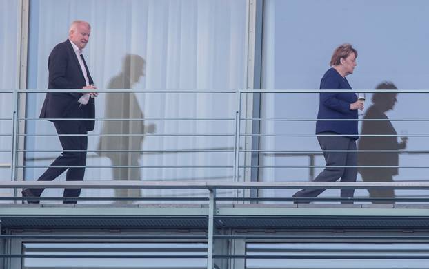 Merkel meets Seehofer at the German chancellery