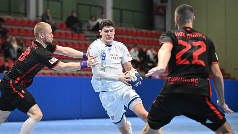 Osijek’s Top Scorer, Grubišić, Leads the Celebration with 15 Goals