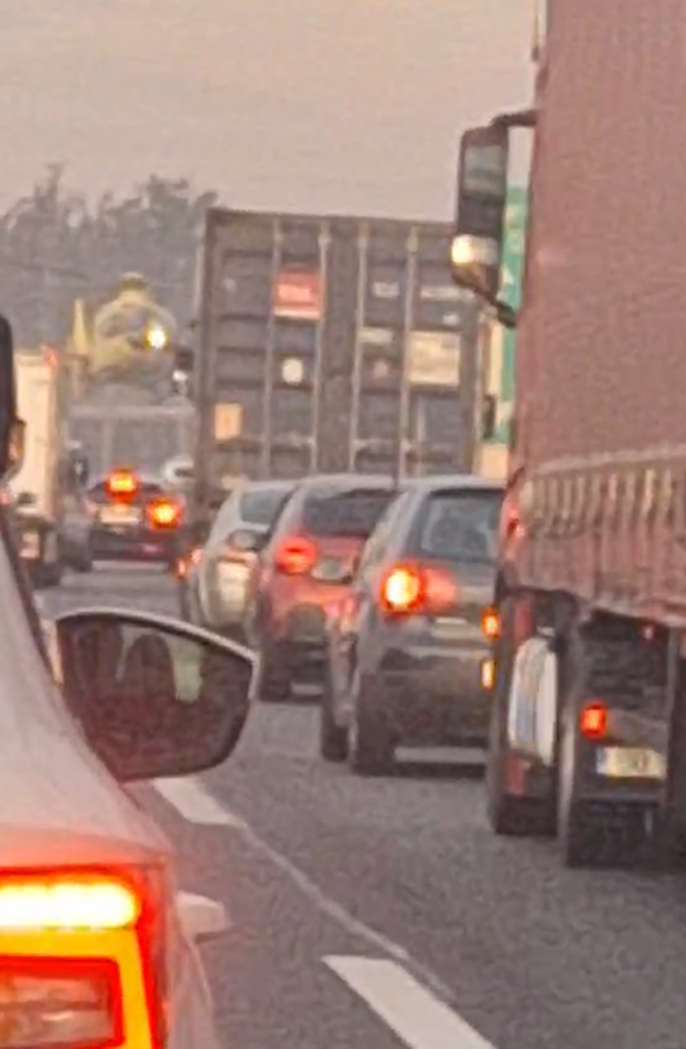 FOTO Neviđeni kaos na A3: Ljudi u šoku izlazili iz automobila!