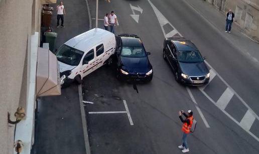 Video: Sudar na Jordanovcu, autom se zabio u zid zgrade