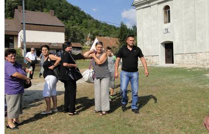 U Žirovcu liturgija za poginule i nestale Srbe mirno završila