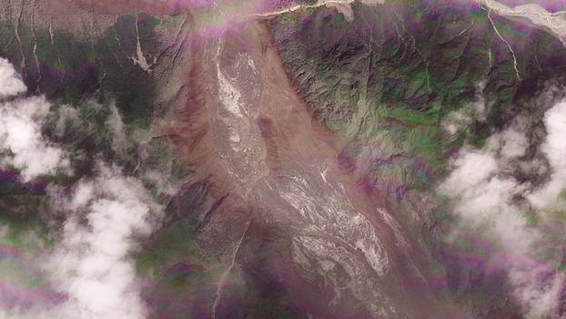 Satellite images show torrent of rock and ice high in Nepalese mountain valley after Nepal-China disaster