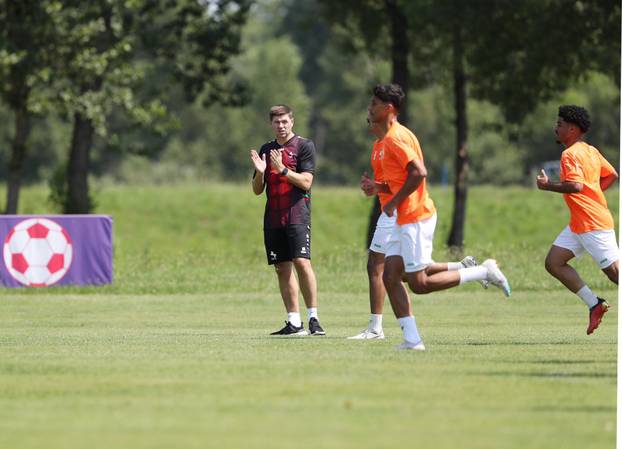 FOTO Evo kako 'Štef' Gerrard provodi vrijeme u Hrvatskoj: 'Imam sve uvjete za trening'