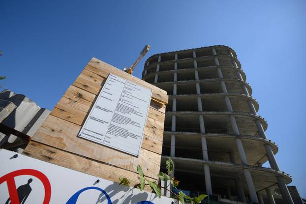 Zagreb: Nakon više desetljeća čekanja napokon počeli radovi, nedovršena zgrada postaje CapriCo Tower
