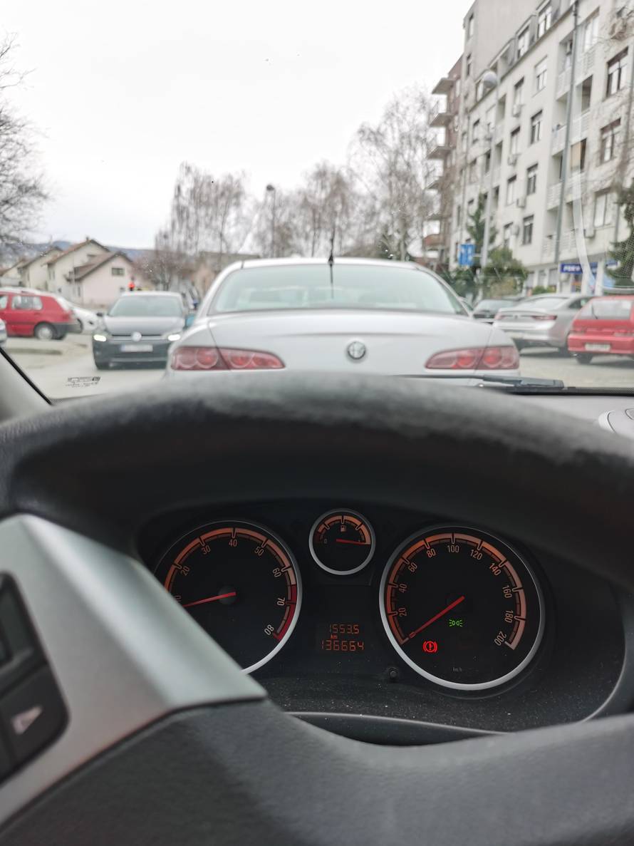 Telefon na rubu budućnosti: Testirali smo Huawei Mate Xs