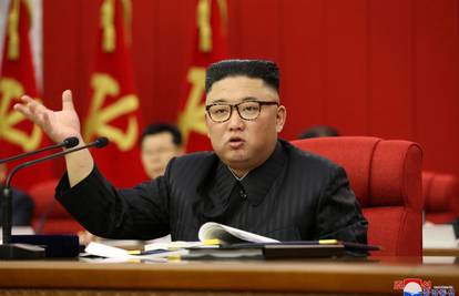 Pogodili ih korona pa tajfun, Kim Jong Un naredio: 'Situacija s hranom je napeta, riješite to'