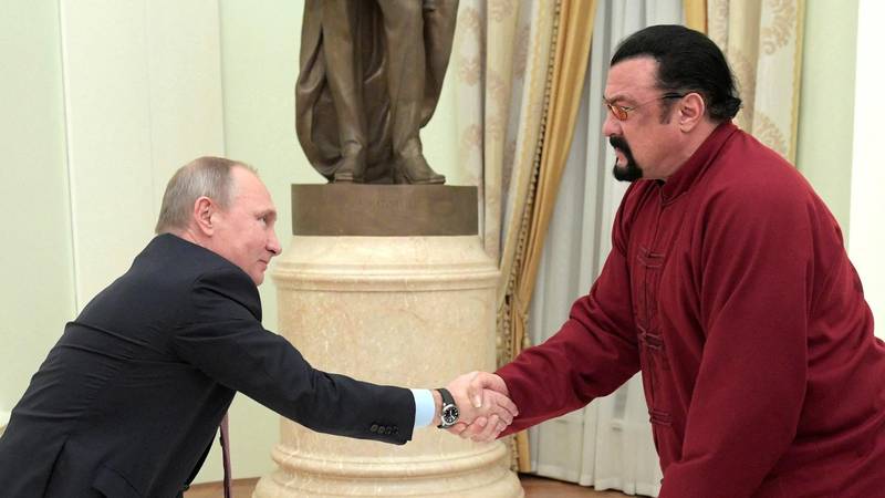 Prijateljstvo s Putinom donijelo mu je i rusko državljanstvo, ima sedmero djece s četiri partnerice