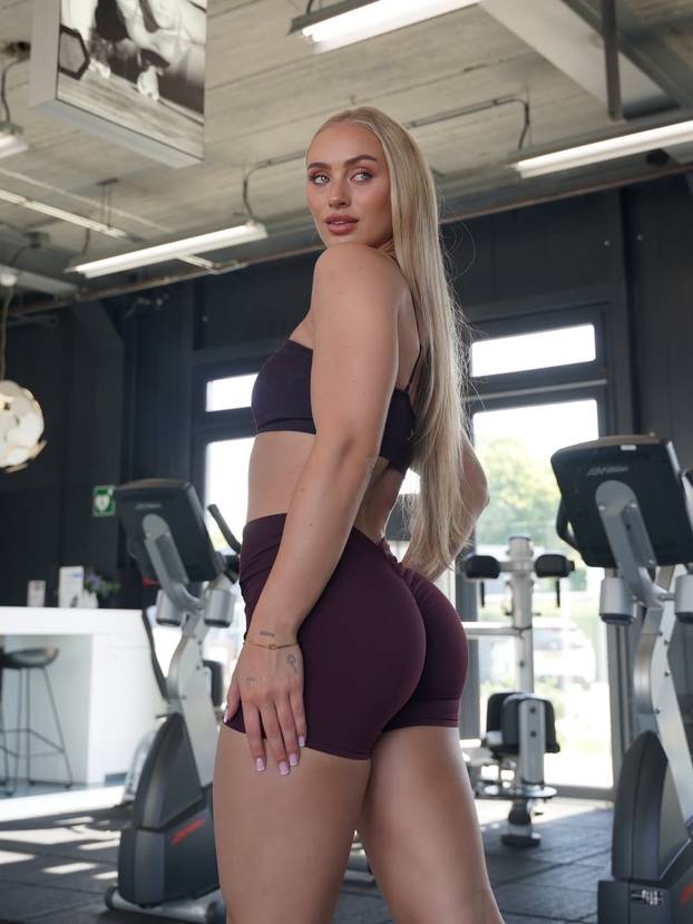 FOTO Fitness ikona ruši sve nerealne standarde ljepote: Evo što se krije iza savršenog tijela