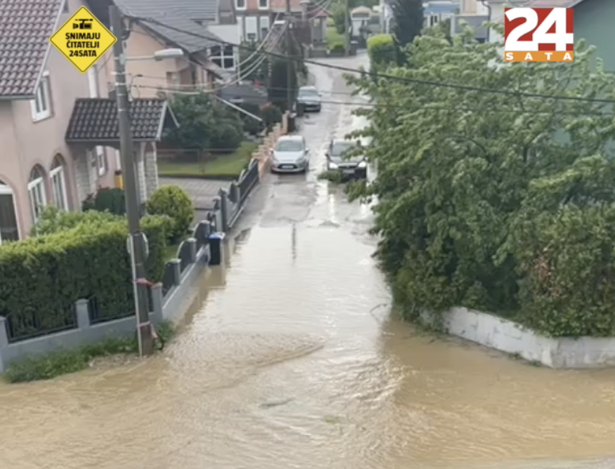 VIDEO Ceste pod vodom, obilna kiša radi probleme i na sjeveru zemlje: 'I kuće su poplavljene!'