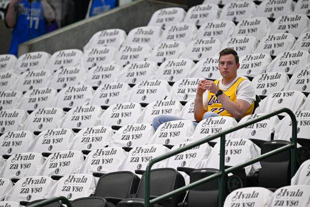 NBA: Los Angeles Lakers at Dallas Mavericks