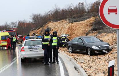 U prometnoj između Aržana i Sviba poginuo je muškarac